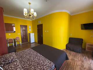 Гостиница Отдых у Александра Геленджик Полулюкс с балконом 2+2-8