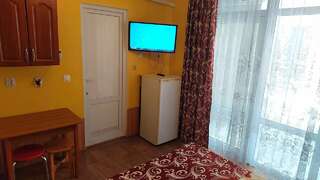 Гостиница Отдых у Александра Геленджик Стандарт с террасой-3