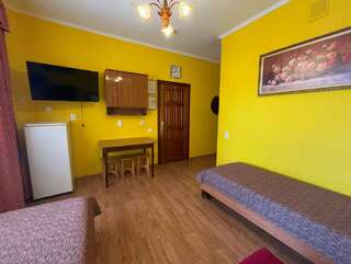 Гостиница Отдых у Александра Геленджик стандарт 2+1 с раздельными кроватями-3