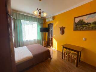 Гостиница Отдых у Александра Геленджик Стандарт с террасой 2+1-12