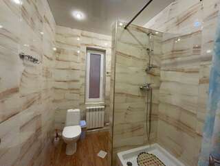 Гостиница Отдых у Александра Геленджик стандарт 2+1 с раздельными кроватями-5